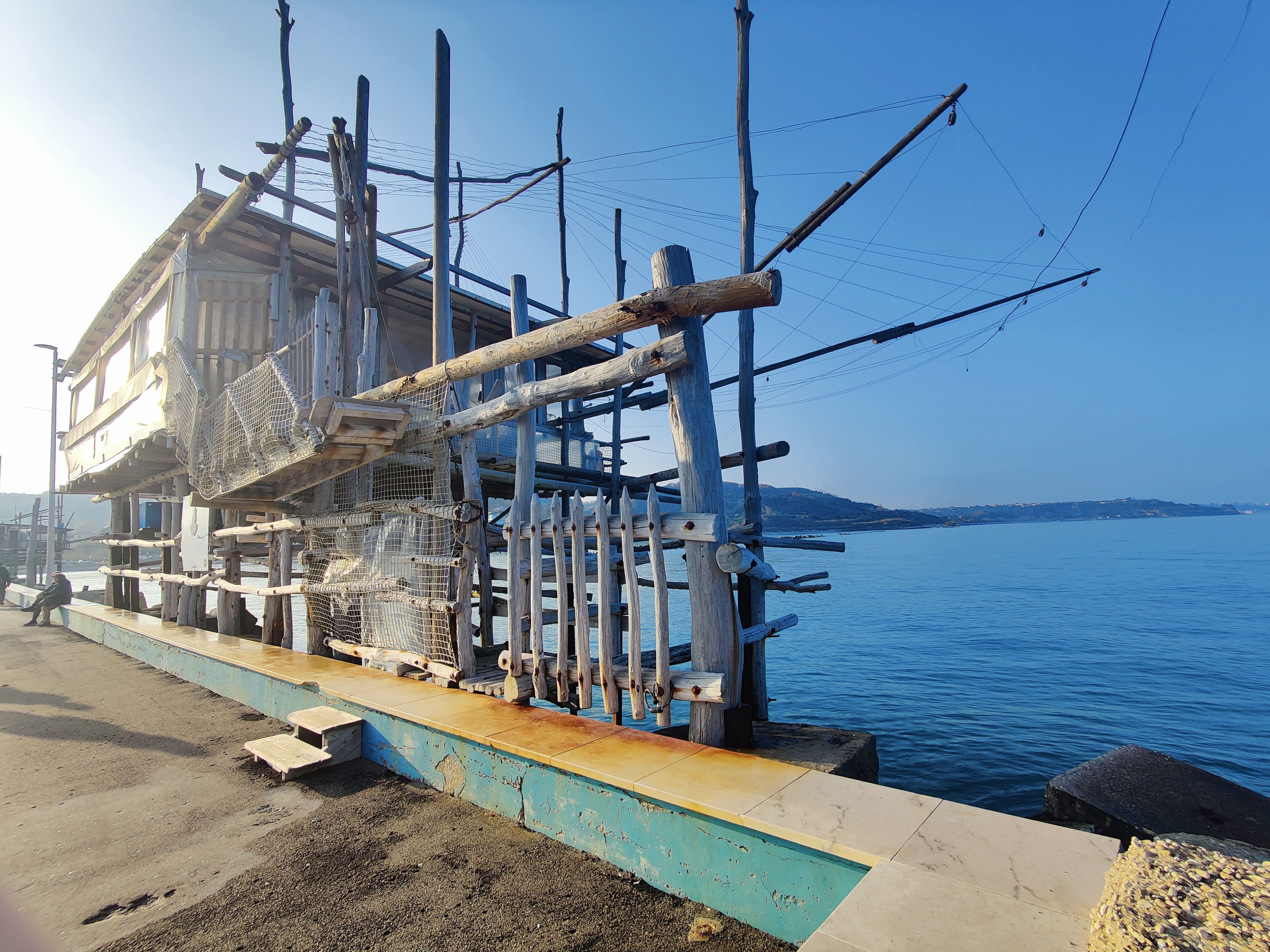 Historischer Trabocco Marina di San Vito - traditionelle Fischerhütte auf Stelzen